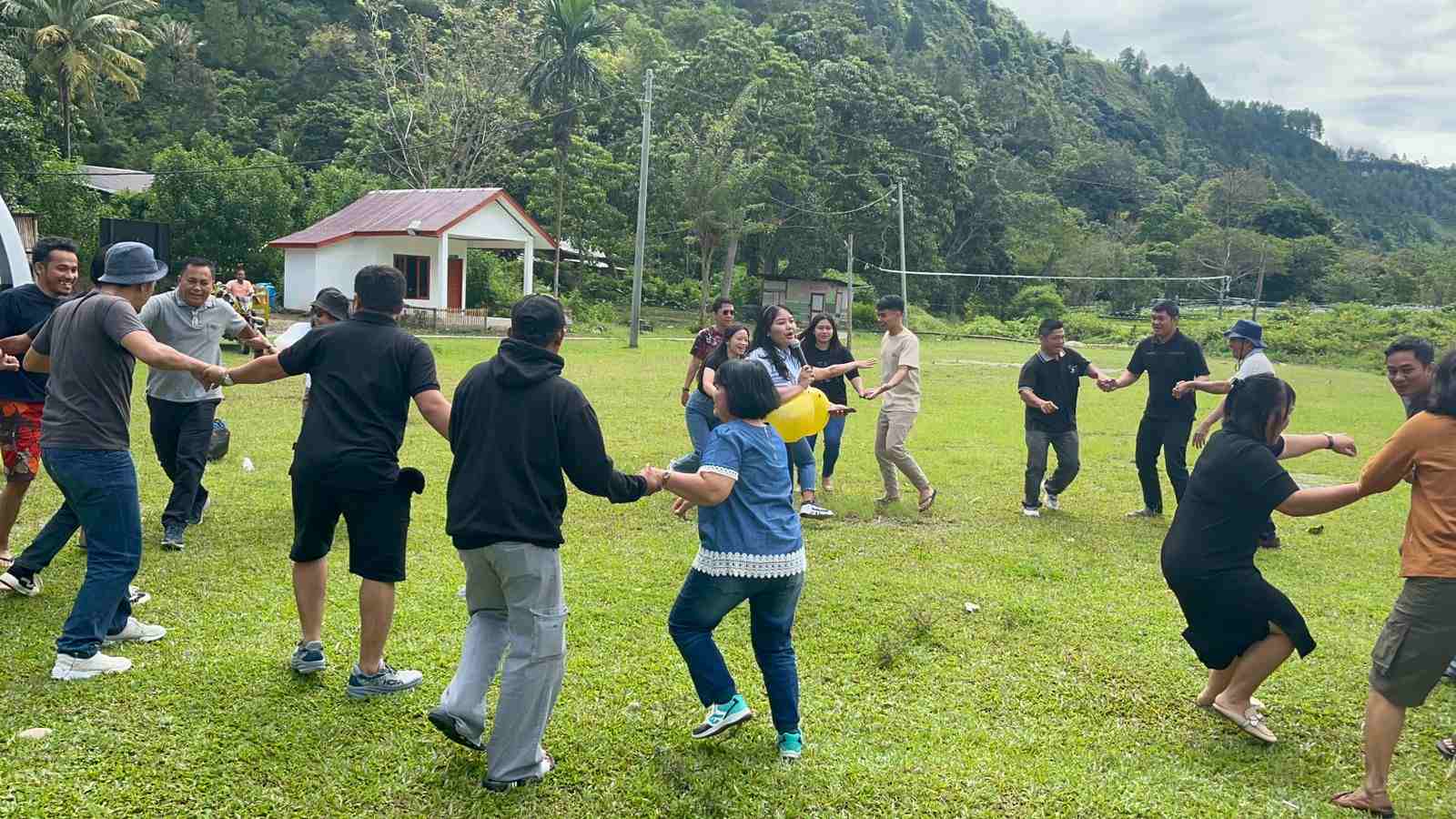 Keseruan Games karyawan bpr nbp 34