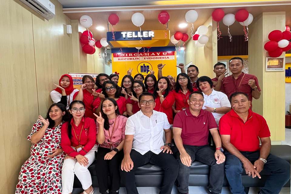 Segenap Direksi & Karyawan/ti Bank Mengucapkan HUT Proklamasi RI Ke 79 Tahun.